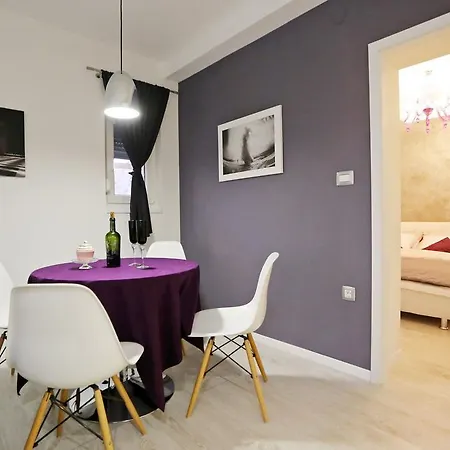 Sfinga Apartament *